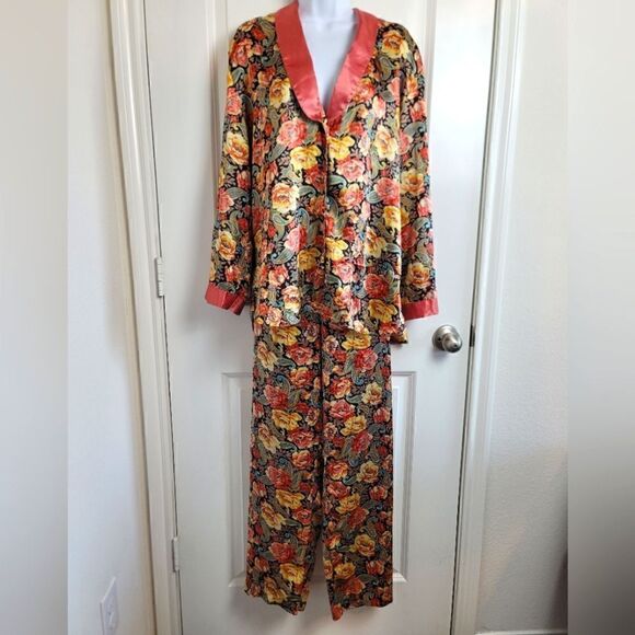 VINTAGE- VICTORIA'S SECRET Gold Label PJ Set - Picture 1 of 16